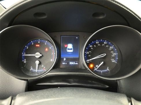 Used 2019 Toyota C-HR XLE image 3