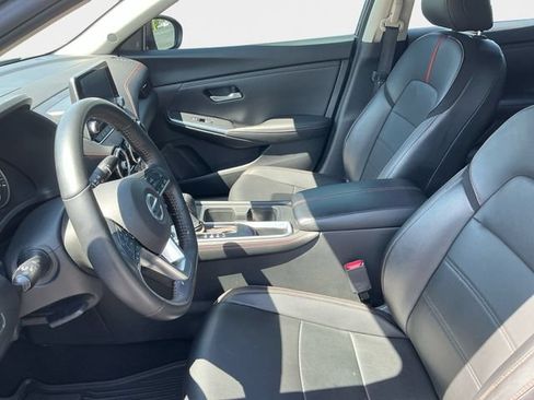 Used 2023 Nissan Sentra SR w/ SR Premium Package FWD image 10