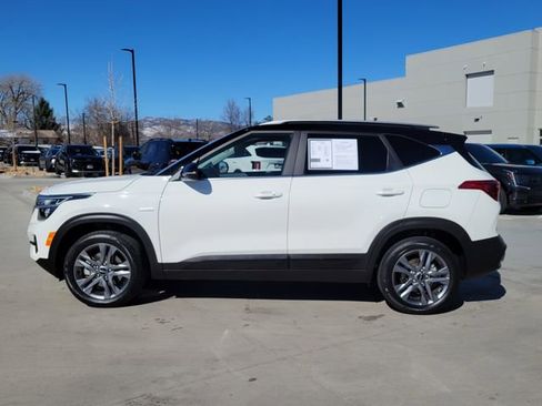 Used 2023 Kia Seltos S w/ Navigation Package image 2