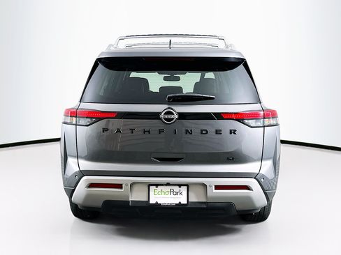 Used 2022 Nissan Pathfinder SL w/ SL Black Package FWD image 7