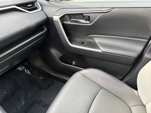 Used 2021 Toyota RAV4 XLE Premium FWD image 30