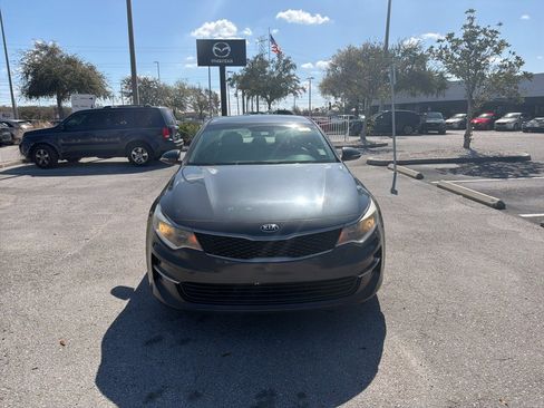 Used 2017 Kia Optima LX w/ Convenience Package image 4