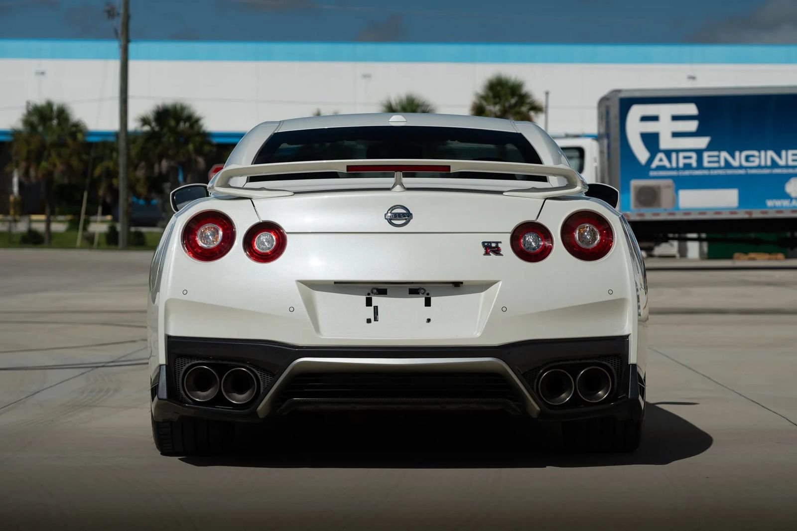 Used 2017 Nissan GT-R Premium w/ Premium Interior Package AWD/4WD image 13