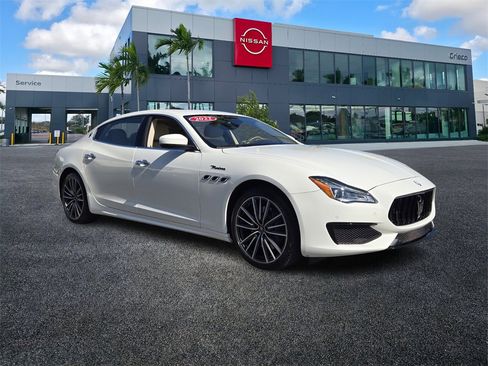Used 2022 Maserati Quattroporte Modena image 1