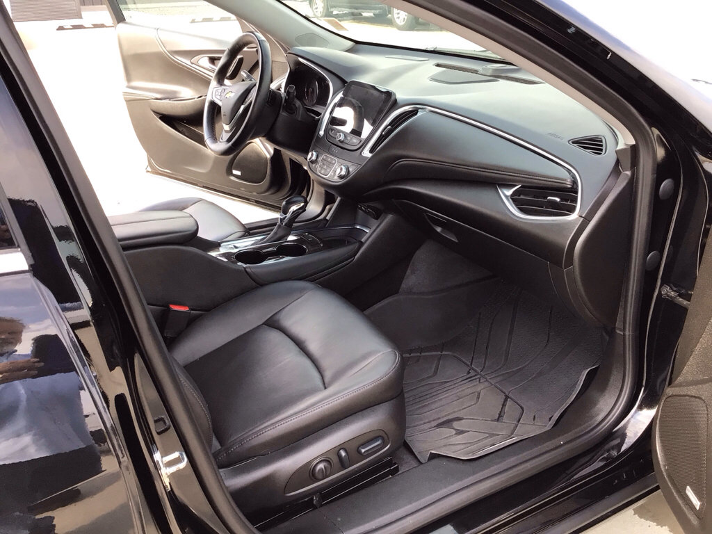 Used 2023 Chevrolet Malibu LT w/ Redline Edition FWD image 14