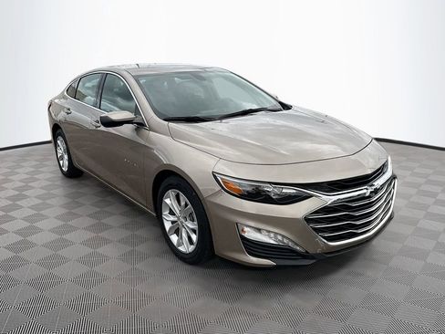 Used 2022 Chevrolet Malibu LT image 3