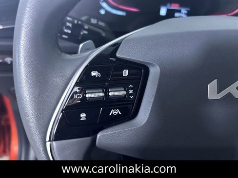New 2023 Kia Niro EX Touring image 15