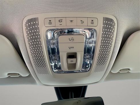 Used 2021 Mercedes-Benz GLB 250 4MATIC image 23