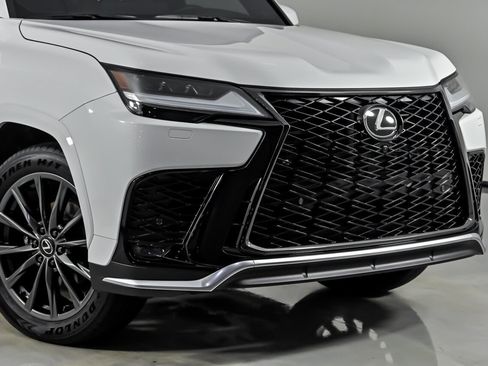 Used 2025 Lexus LX 600 F Sport AWD/4WD image 3