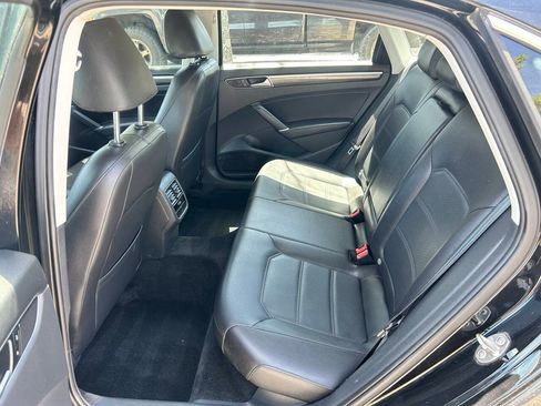 Used 2016 Volkswagen Passat 1.8T SE FWD image 4