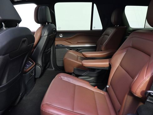 New 2025 Lincoln Navigator Reserve image 21