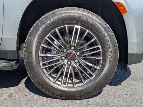 Used 2024 GMC Yukon SLT w/ SLT Premium Package RWD image 12