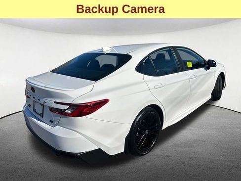 Used 2025 Toyota Camry SE w/ Convenience Package image 10