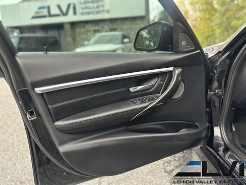 Used 2017 BMW 340i xDrive Sedan image 12