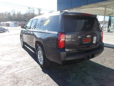 Used 2018 Chevrolet Suburban LT image 5