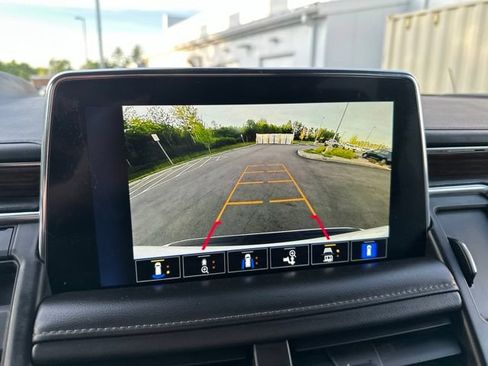 Used 2022 Chevrolet Suburban High Country AWD/4WD image 30
