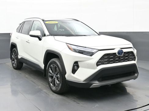 Used 2022 Toyota RAV4 Limited image 1