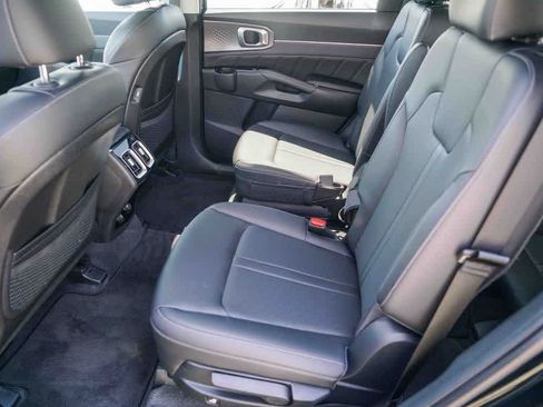 Certified 2023 Kia Sorento SX AWD/4WD image 17