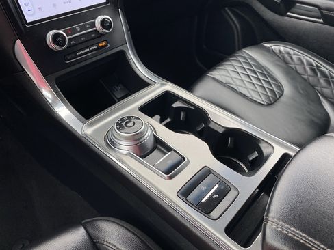 Used 2024 Ford Edge Titanium image 12