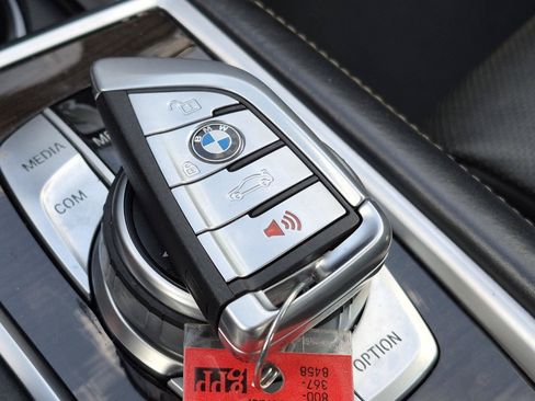 Used 2021 BMW 740i w/ Premium Package RWD image 36