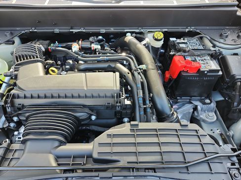 Certified 2025 Ford Maverick Lariat image 20