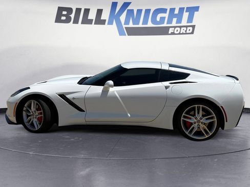 Used 2019 Chevrolet Corvette Stingray Coupe w/ 1LT RWD image 2
