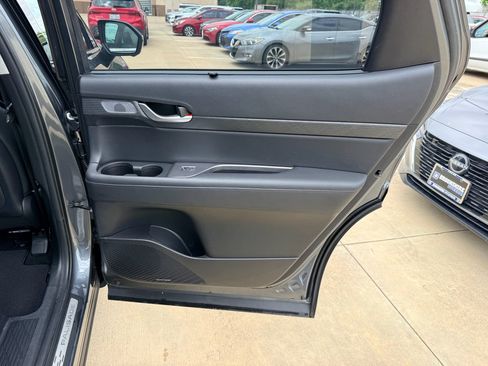 Used 2023 Hyundai Palisade Limited FWD image 28