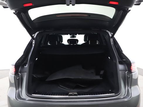 Used 2021 Porsche Cayenne w/ Premium Package Plus AWD/4WD image 17