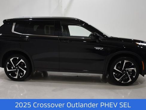 New 2025 Mitsubishi Outlander SEL image 3