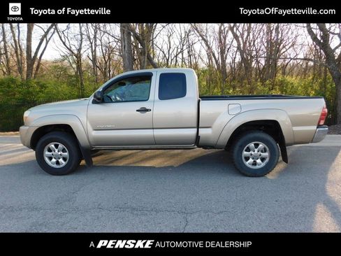 Used 2008 Toyota Tacoma PreRunner image 2