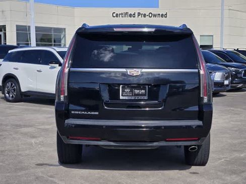 Used 2019 Cadillac Escalade Luxury RWD image 5