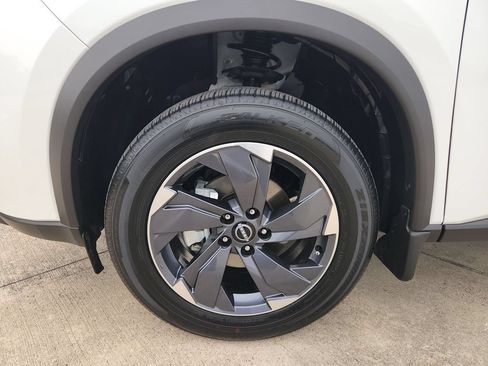 Used 2026 Nissan Rogue SV FWD image 30