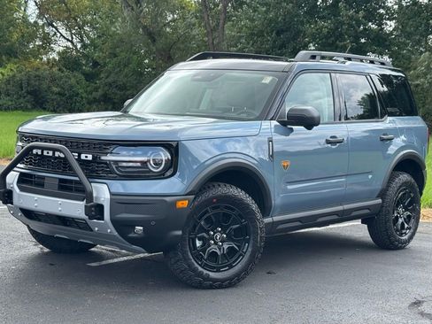 New 2025 Ford Bronco Sport Badlands w/ Sasquatch Badlands Package AWD/4WD image 2