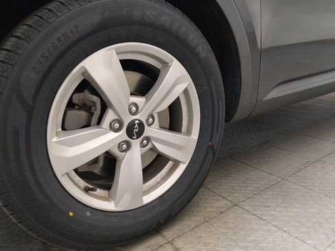 Used 2023 Kia Sorento LX FWD image 31