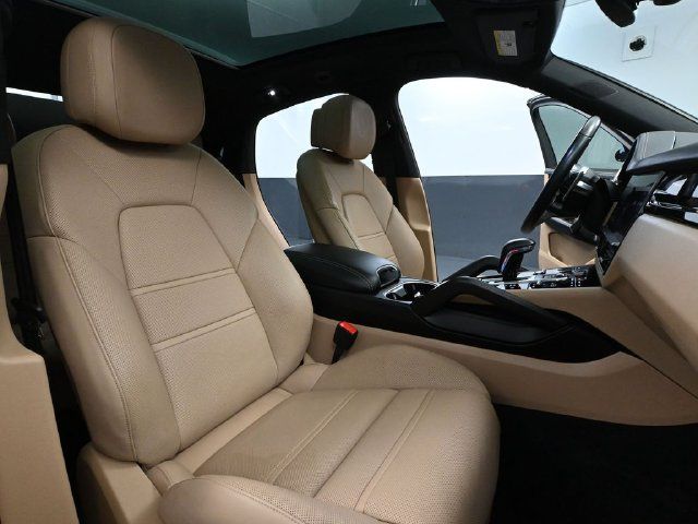 Used 2022 Porsche Cayenne E-Hybrid Coupe AWD/4WD image 45