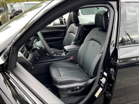 New 2025 Jeep Grand Cherokee L Overland image 10