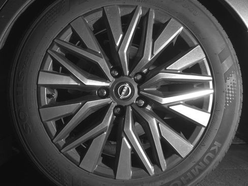 Used 2025 Nissan Altima 2.5 SV image 14