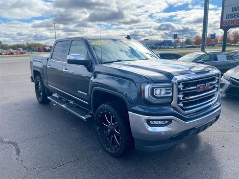 Used 2018 GMC Sierra 1500 SLT w/ Enhanced Driver Alert Package image 2