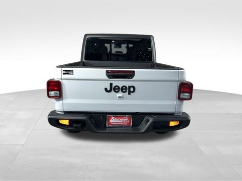 Used 2024 Jeep Gladiator Sport image 8