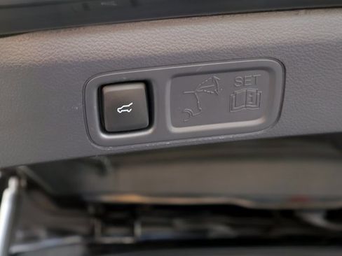 Certified 2024 Ford Expedition Limited image 26