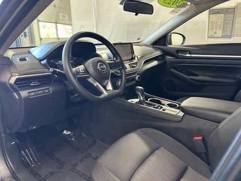 Used 2023 Nissan Altima 2.5 SV image 10