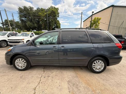 Used 2007 Toyota Sienna LE FWD image 2