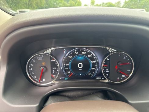 Used 2019 GMC Acadia Denali w/ Technology Package FWD image 10