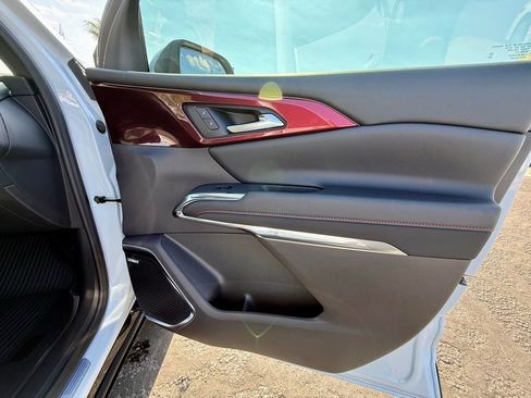 New 2026 Chevrolet Traverse RS w/ LPO, Floor Liner Package image 38