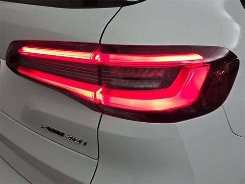 Used 2023 BMW X5 xDrive40i w/ M Sport Package image 34