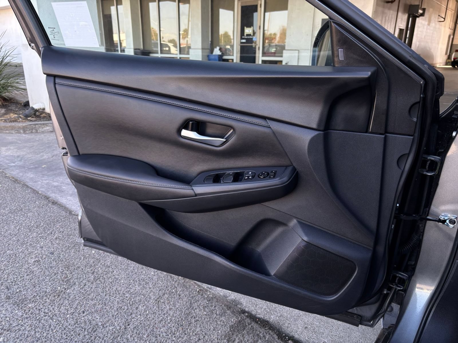 Used 2025 Nissan Sentra SV FWD image 18