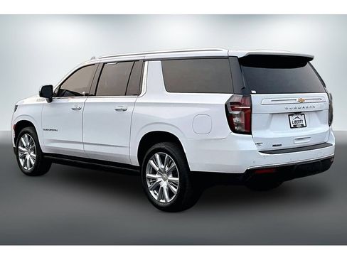Used 2023 Chevrolet Suburban High Country w/ Max Trailering Package AWD/4WD image 4