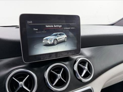 Used 2018 Mercedes-Benz GLA 250 4MATIC image 27