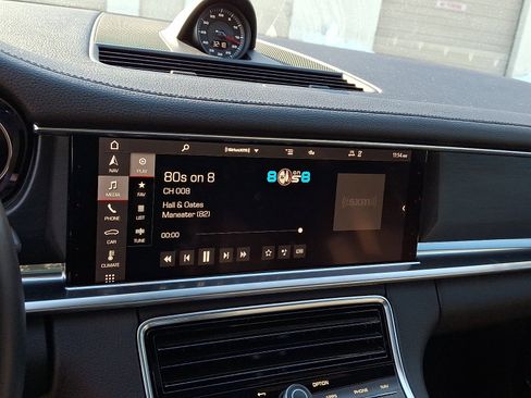 Used 2021 Porsche Panamera 4S image 18