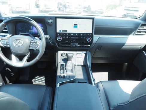 Used 2024 Lexus GX 550 w/ Cold Area Package AWD/4WD image 19